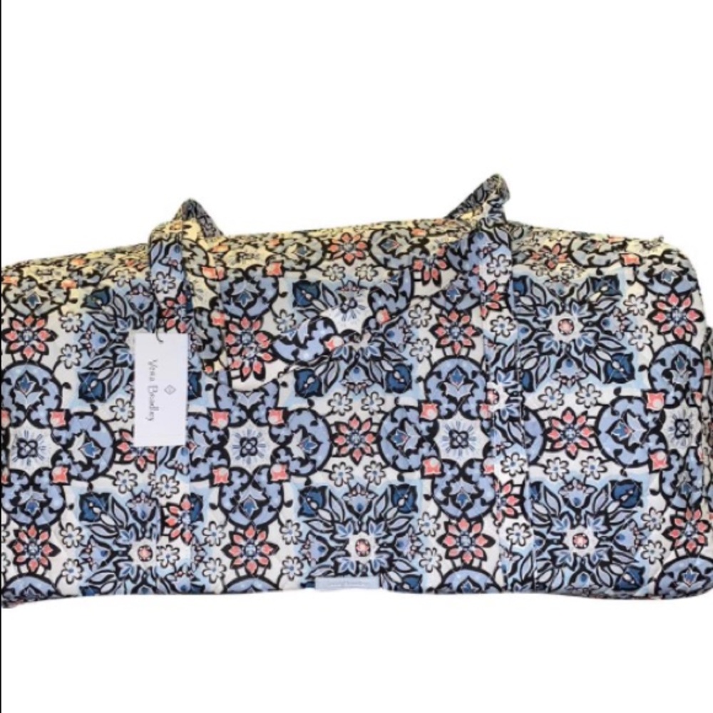 NWT Vera Bradley Large Duffel Lisbon medallion - Picture 7 of 7